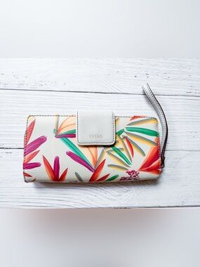 Fossil Madison Zip Clutch Wallet Tropical Floral Beige Trifold 8" x 4"